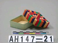 藏品(菱形盒子（紙盒貼麥桿製）)的圖片